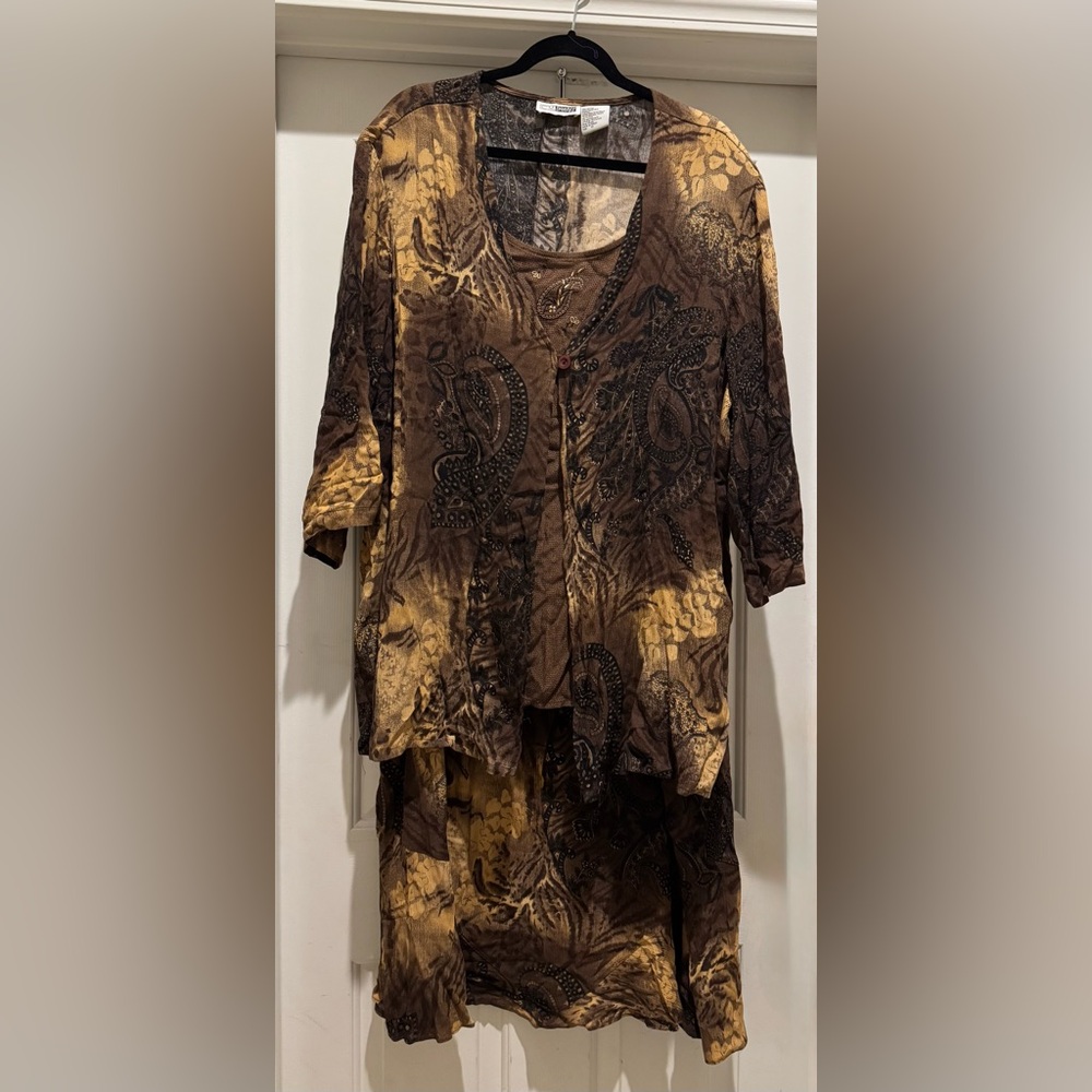 C.M. Shapes Top and Skirt Size 3X
